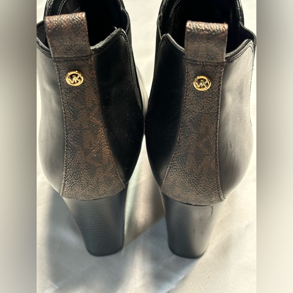 Michael Kors Women's Black Evaline Leather Heeled Ankle Bootie - Picture 11 of 12
